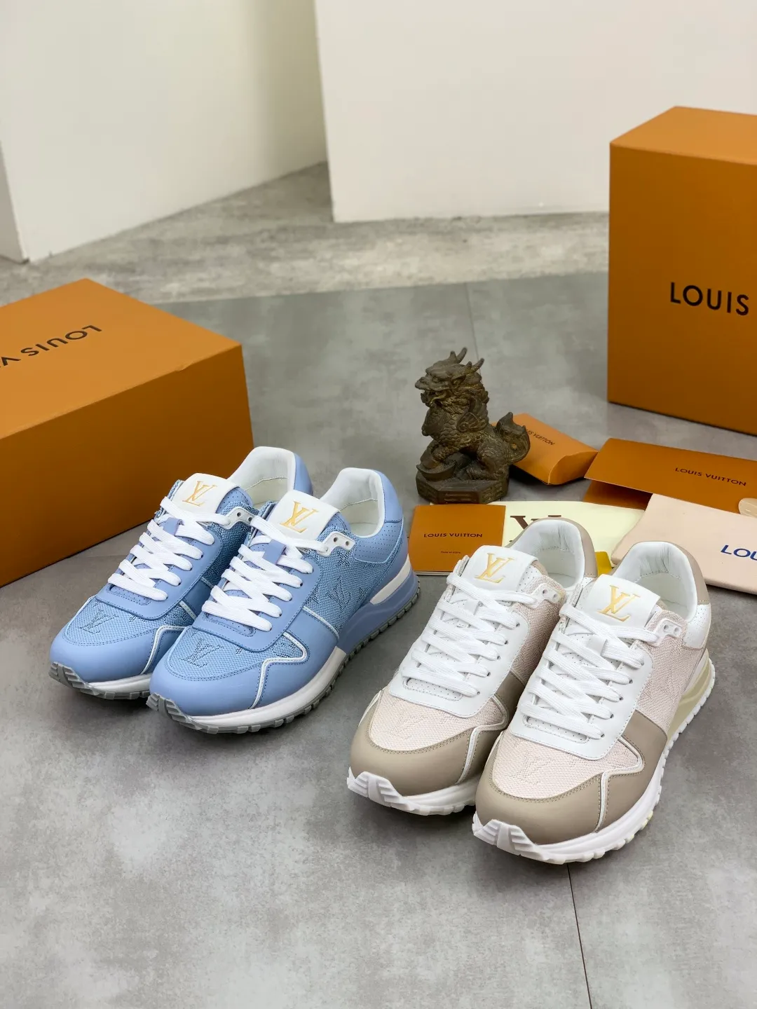 Men's men's shoes 💰P680 new style 💶[LOUIS VUITTON] (original order) new style 🍀LV Louis Vuitton * - top version of LV classic trendy shoes! Made of imported original cowhide and water-dyed cowhide lining. The latest original wear-resistant rubber combination outsole! High quality products! Multiple colors available, code number: 38-44 (45 46 customized)